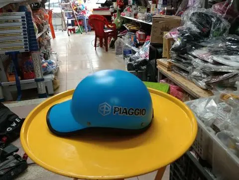 Hình ảnh 1 nón Piaggio màu xanh nước biển 