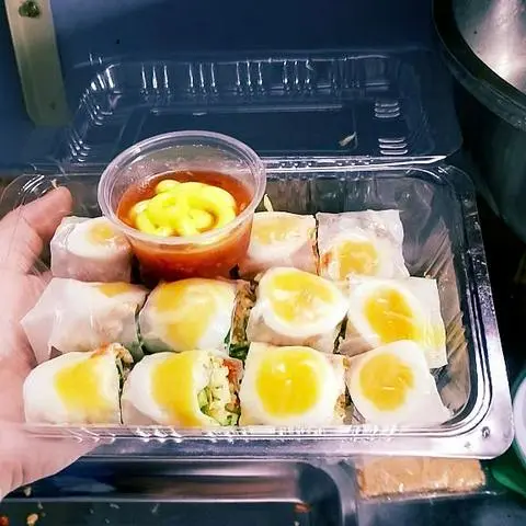 Hình ảnh Bánh tráng phơi sương cuốn lòng đào sốt me bơ