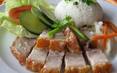 Hình ảnh Cơm đặc biệt (heo quay + xá xíu)