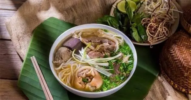 Hình ảnh bún bò giò heo 