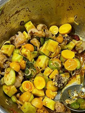 Hình ảnh Chân gà sốt Thái