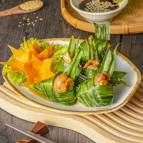 Hình ảnh Gà Cuộn Lá Dứa