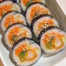 Hình ảnh Cơm cuộn gimbap tôm chiên
