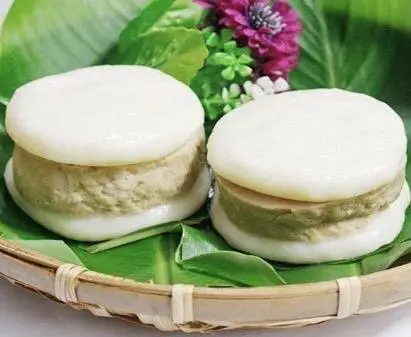 Hình ảnh Bánh dày kẹp chả lụa