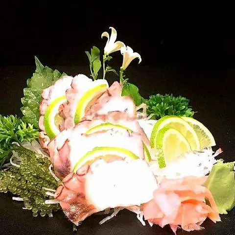 Hình ảnh Sashimi bạch tuộc (6 miếng)