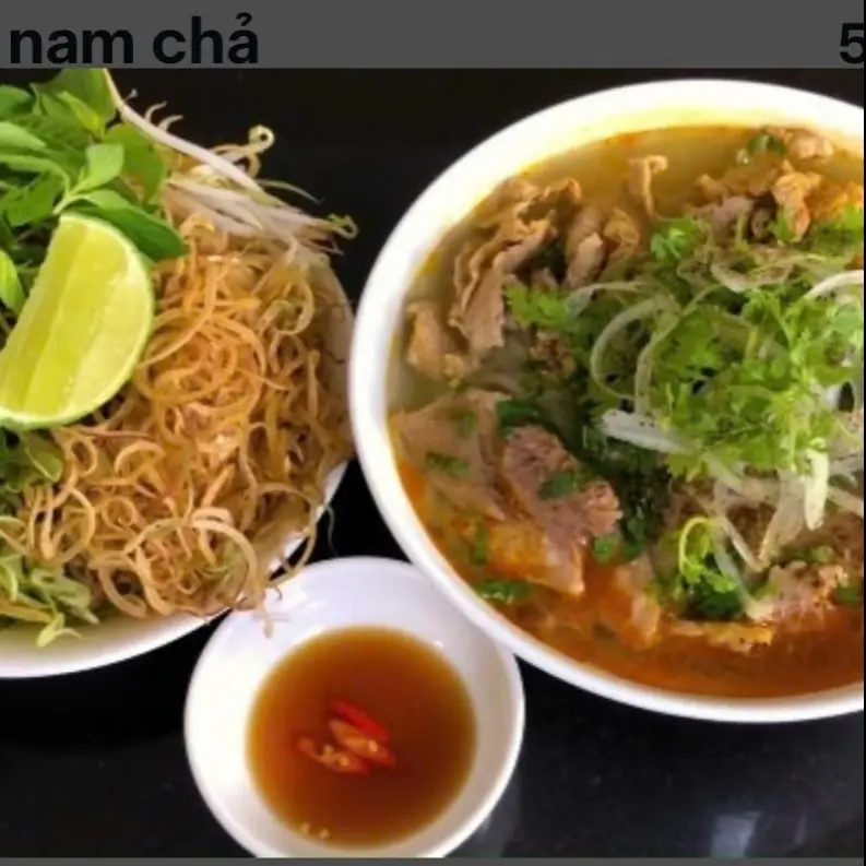 Hình ảnh Bún bò Huế nạm chả