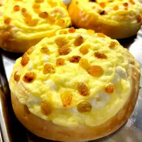 Hình ảnh BÁNH MÌ NHO BƠ SỮA