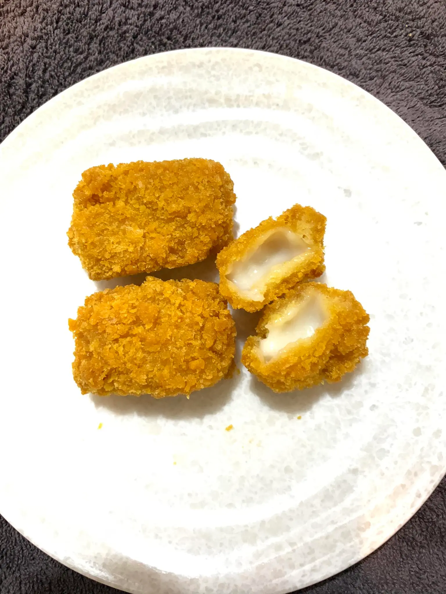 Hình ảnh Bánh sữa tươi chiên giòn- 2 viên