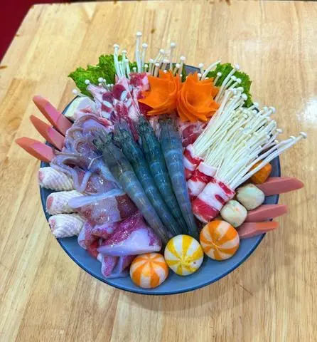 Hình ảnh LẨU THẬP CẨM NHỎ