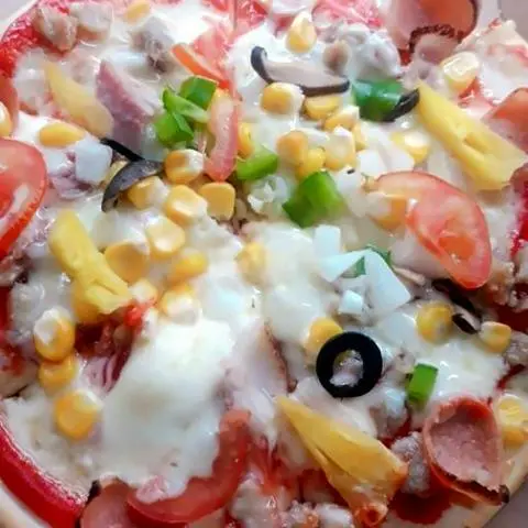 Hình ảnh Pizza xúc xích - thịt xông khói (18)