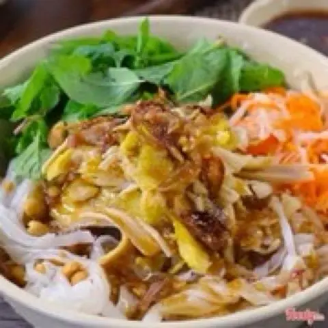 Hình ảnh Phở trộn sốt Thái chay