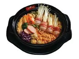 Hình ảnh Mì cay bò cuộn kim châm 
