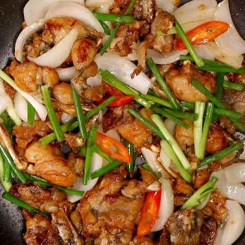 Hình ảnh Cơm gà chiên nước mắm