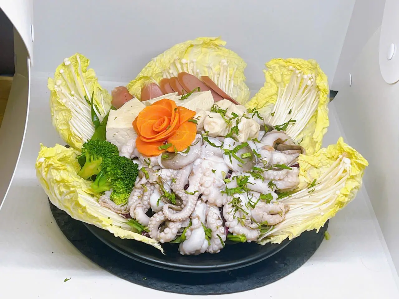 Hình ảnh Lẩu thái bạch tuộc lớn 