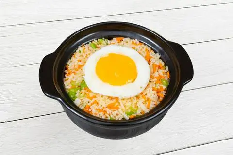 Hình ảnh Cơm thố ốp la