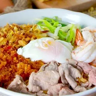 Hình ảnh mì gói - bò- trứng luộc- tôm- trộn khô( đặc biệt)