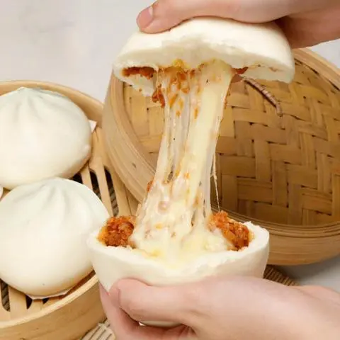 Hình ảnh Bánh bao gà nướng phô mai