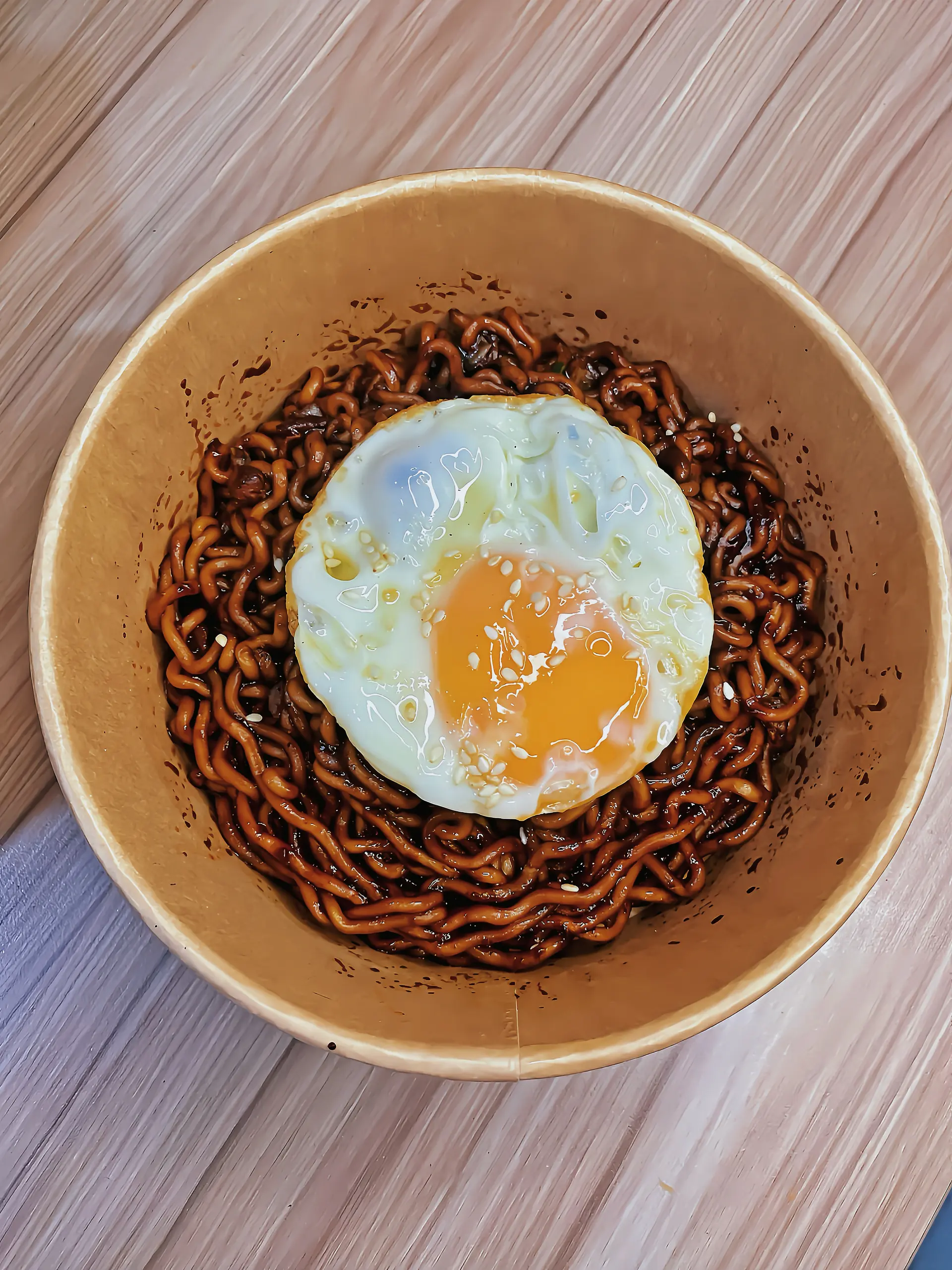Hình ảnh Mì tương đen Cayy + trứng ( mì gói )