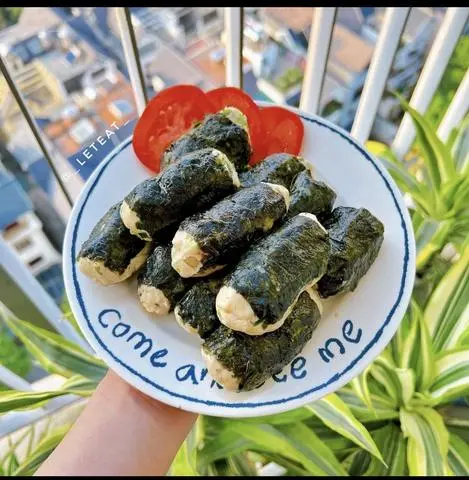 Hình ảnh gà cuộn rong biển 
