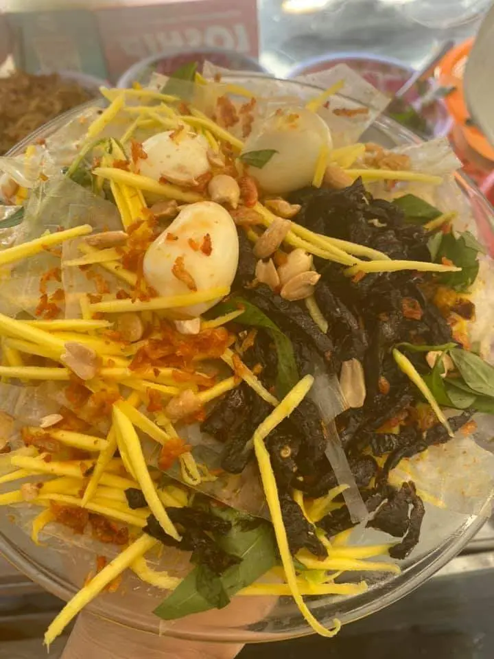 Hình ảnh Bánh Tráng Trộn Khô Bò Đen