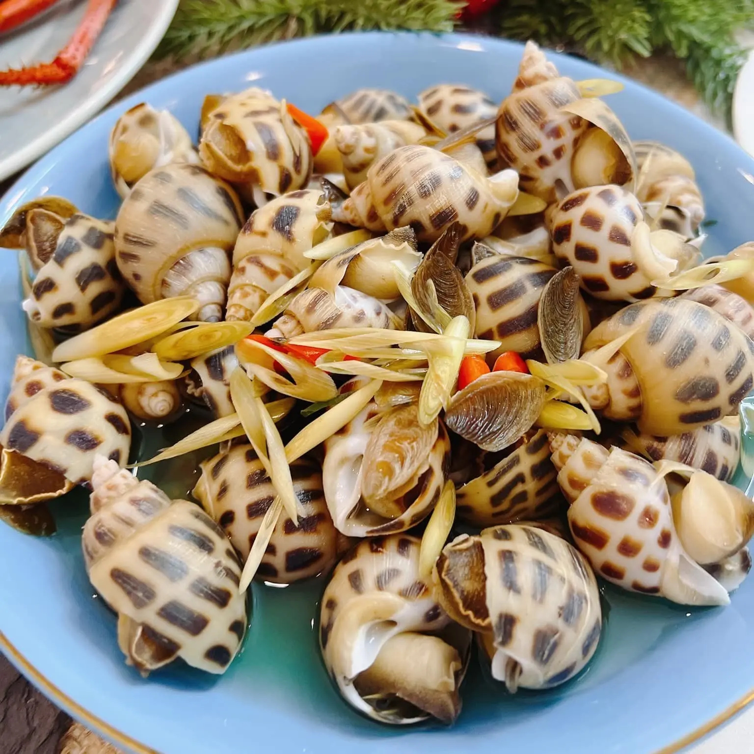 Hình ảnh Ốc Hương Chấm Muối Tiêu 