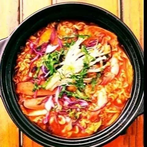Hình ảnh Mì Kim Chi Gà Cay