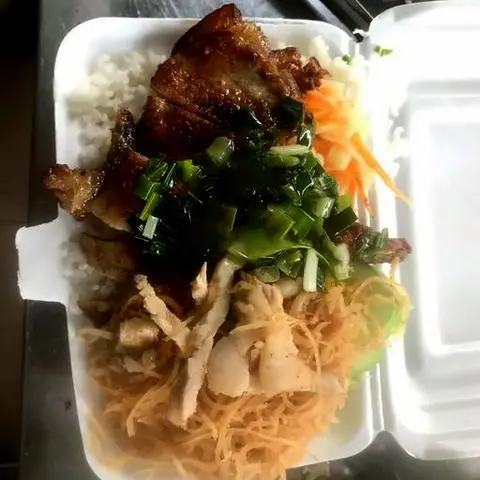 Hình ảnh Cơm tấm sườn - bì