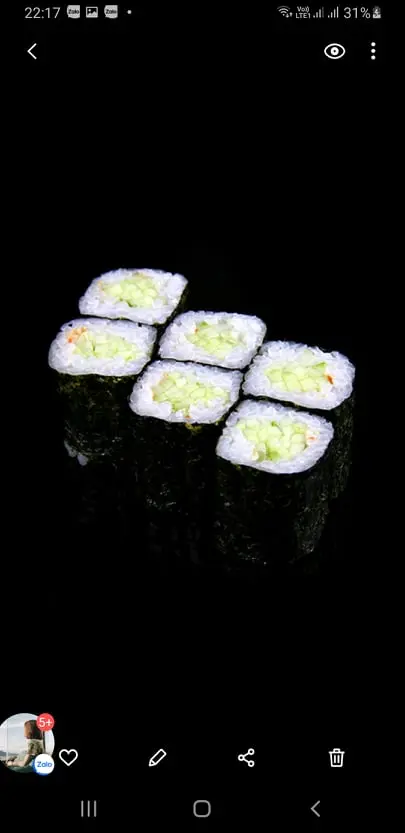 Hình ảnh Cơm cuộn dưa leo 