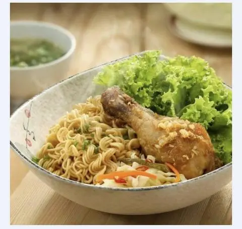 Hình ảnh Mì khô gà quay