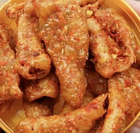 Hình ảnh Da Gà Chiên Giòn Sả Ớt