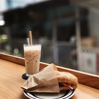 Hình ảnh Bánh Mì Pate Nem Lụi Bò Khô & Trà Chanh Việt Quất