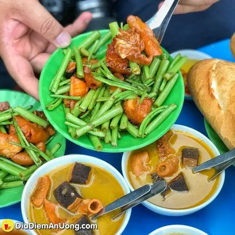 Hình ảnh phá lấu xào rau muống lớn 