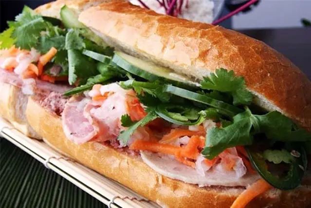 Hình ảnh Bánh mì thập cẩm