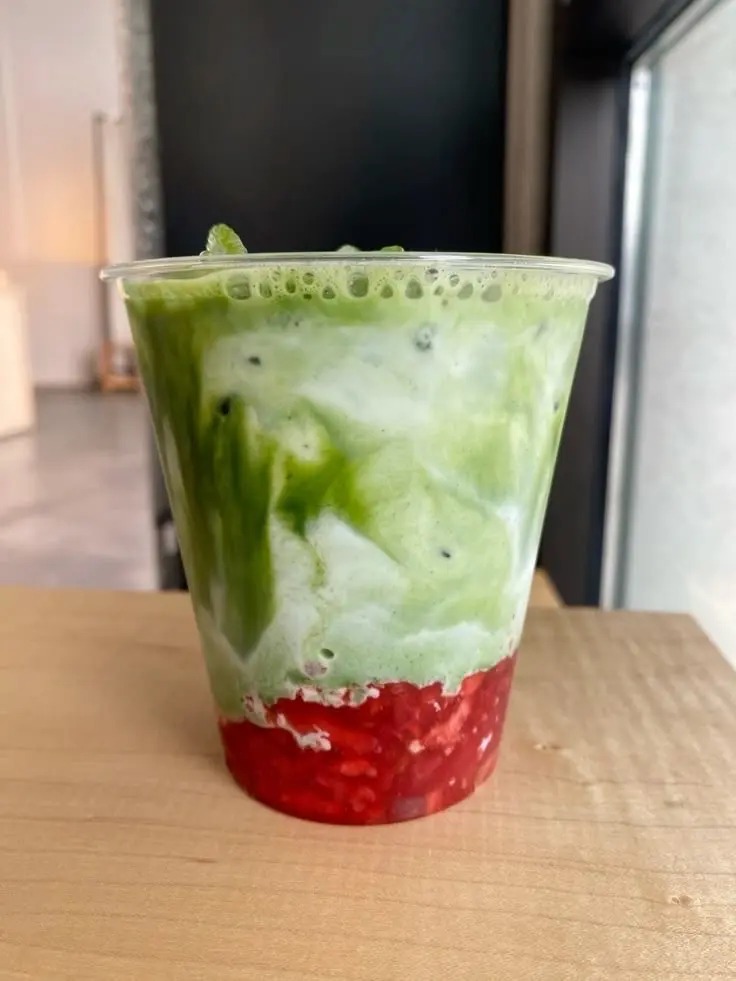 Hình ảnh matcha latte dâu