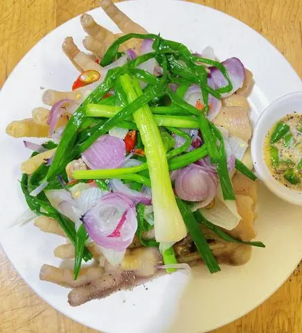 Hình ảnh chân gà hấp hành