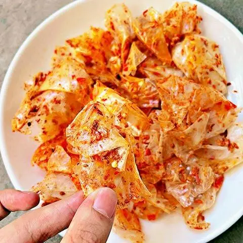 Hình ảnh Bánh tráng dẻo tỏi ớt rim siêu cây( k trứng)