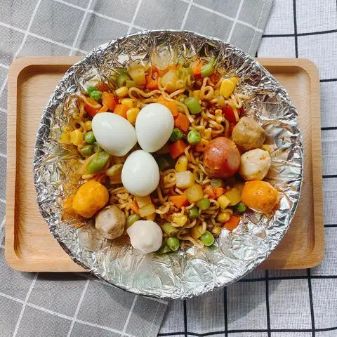 Hình ảnh Mì trộn Indomie đầy đủ nhỏ