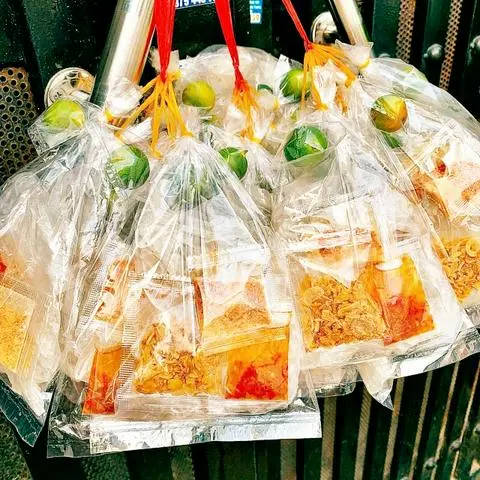 Hình ảnh vò ủ bơ muối sặc sate tỏi
