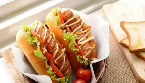 Hình ảnh Bánh mỳ xúc xích
