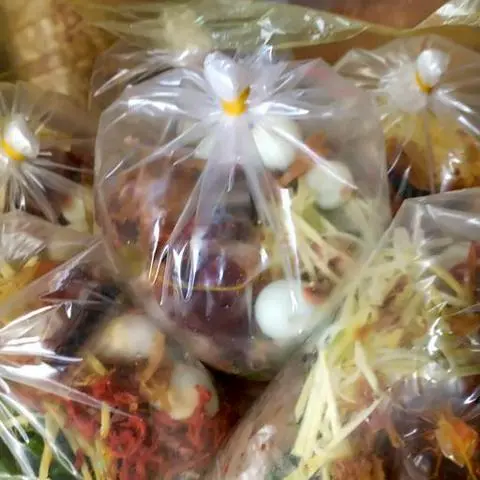 Hình ảnh Bánh tráng trộn khô bò - khô mực