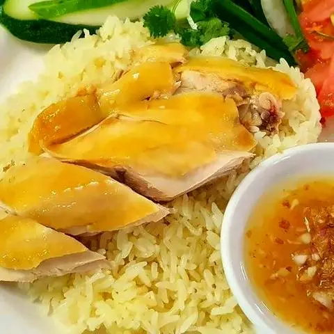 Hình ảnh Cơm gà chặt
