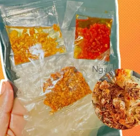 Hình ảnh Bánh tráng muối tôm sate tỏi phi túi zip