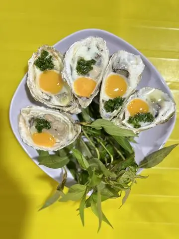 Hình ảnh Hàu nướng trứng cút