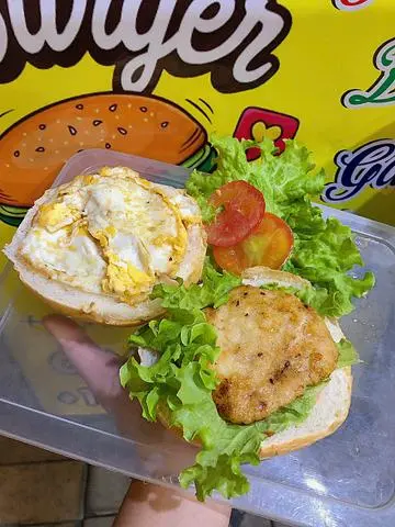 Hình ảnh Combo burger trứng - gà kèm coca