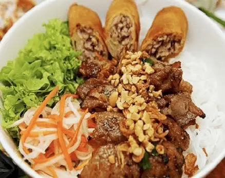 Hình ảnh Bún thịt nướng chả giò