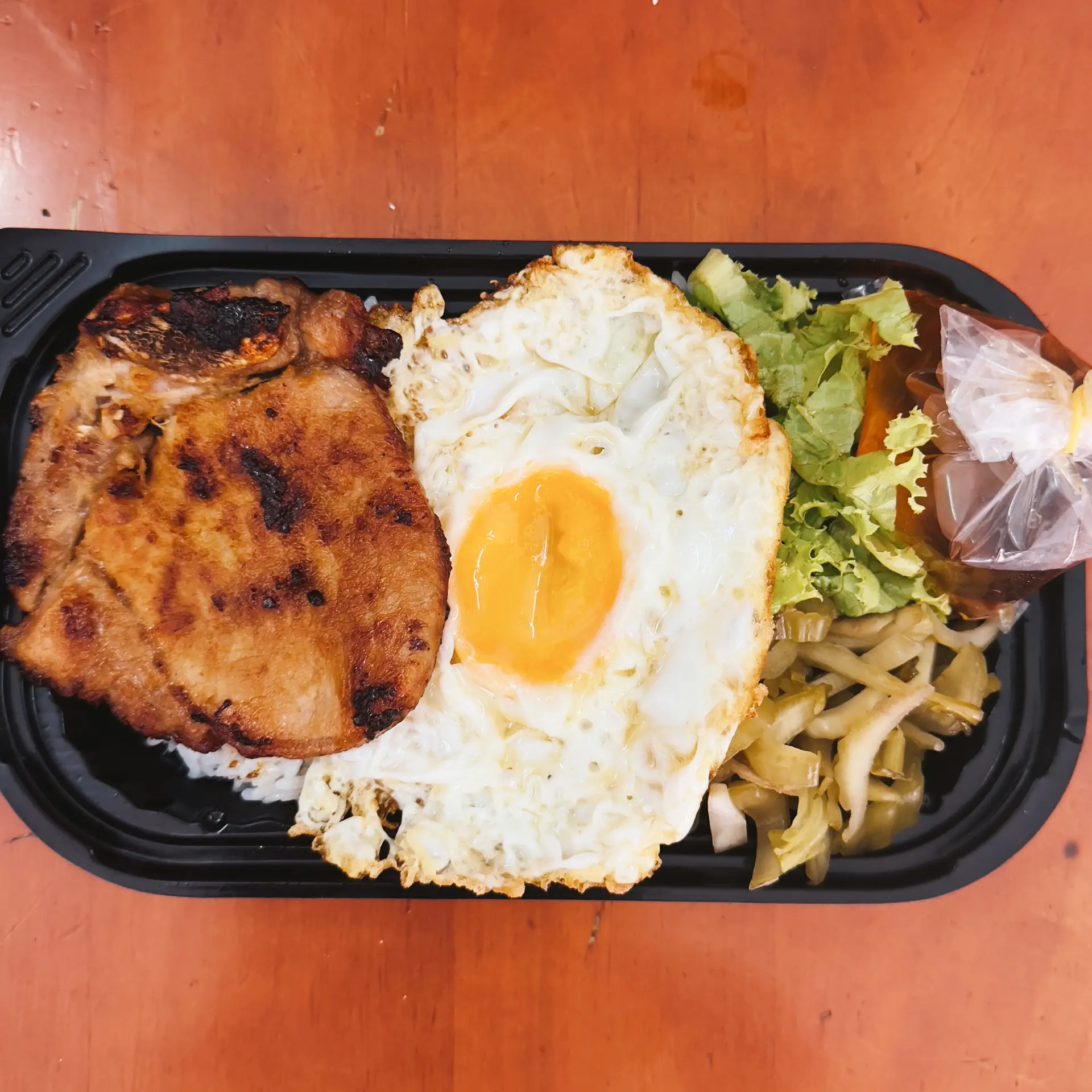 Hình ảnh Cơm Sườn Trứng