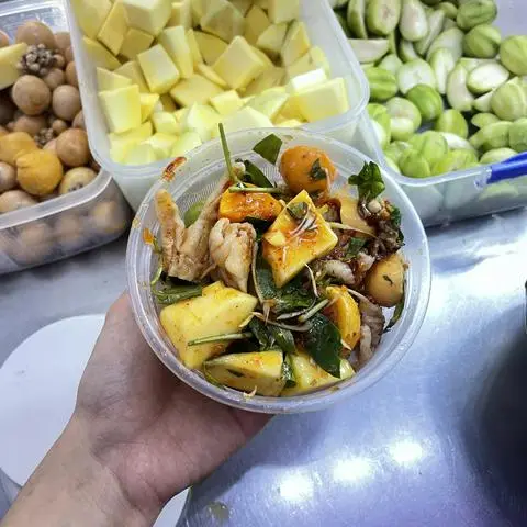 Hình ảnh Chân gà mix trứng non S