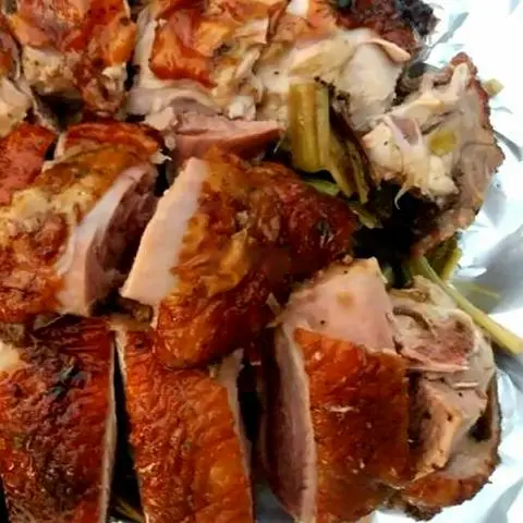 Hình ảnh Vịt nướng lá mắc mật
