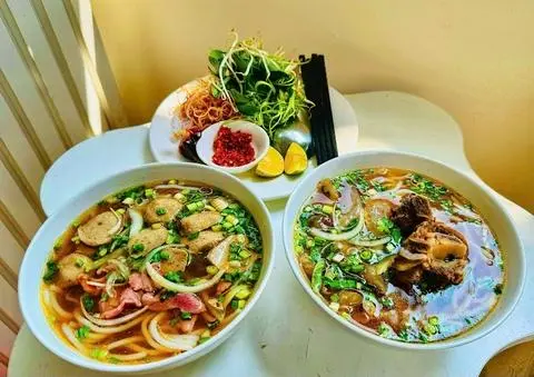 Hình ảnh Bún bò sụn - chả - nạm