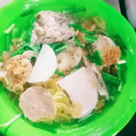 Hình ảnh hủ tiếu mì gói xương , giò , bò viên 
